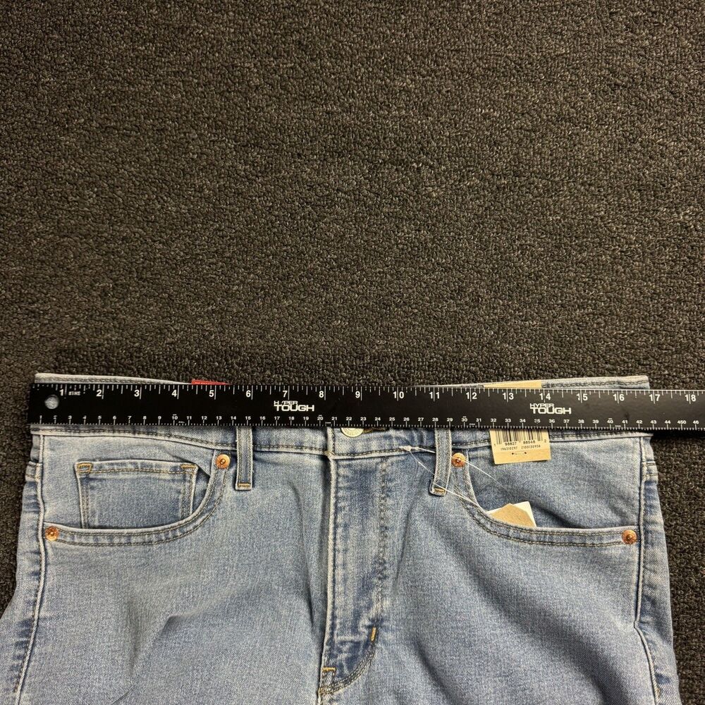 Levi's Women's 314 Shaping Straight Mid-Rise Stretch Denim Jean 32x32 Light Wash - Picture 8 of 16